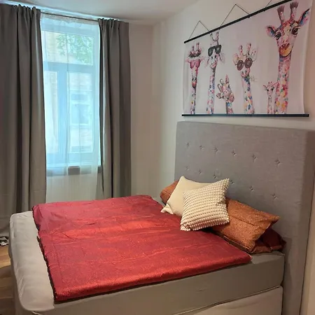 Apartment 2-room Near Rotkreuzplatz, Oktoberfest, Prime Location, 2 People